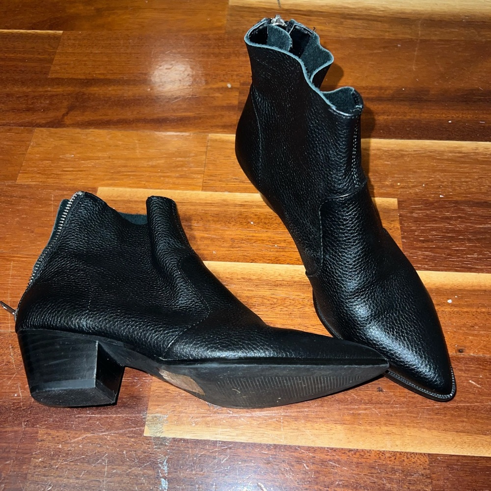 Steve Madden Booties size 6